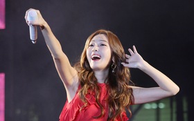 Micro không dây Hàn Quốc giá 1,3 tỷ luôn được Ca sĩ Jessica mang theo dùng riêng, biểu diễn ở Festival âm nhạc Việt Nam, là của hãng nào?